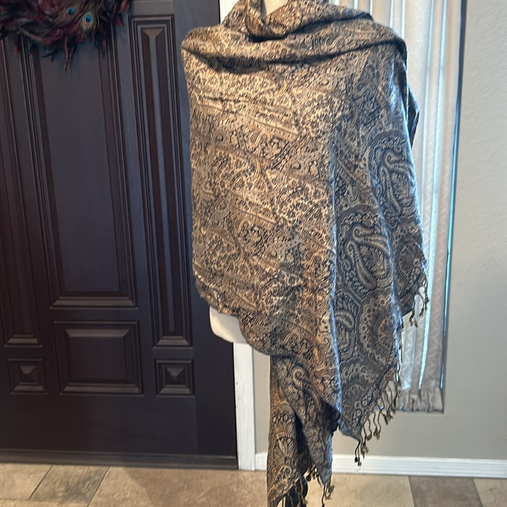 pashmina Beige and Black Paisley Pashmina Wrap